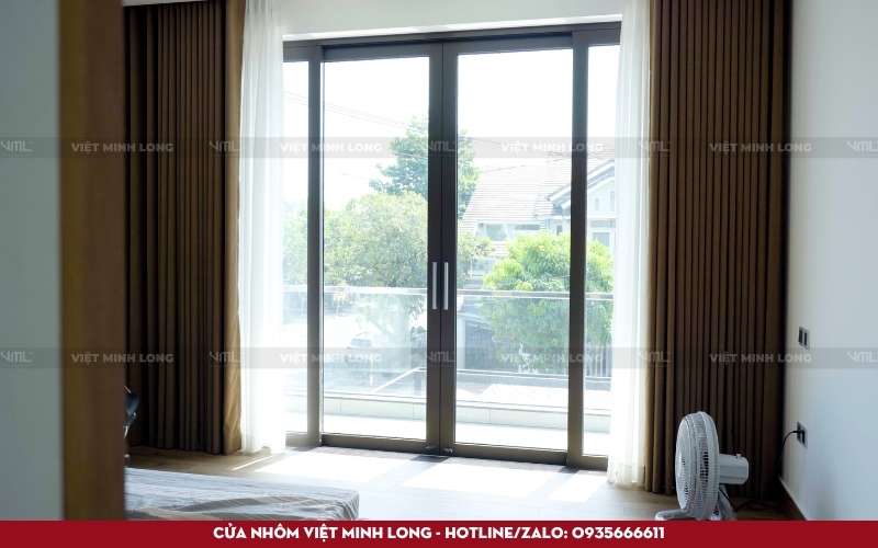 biệt thự 2 tầng mái nhật cửa nhôm