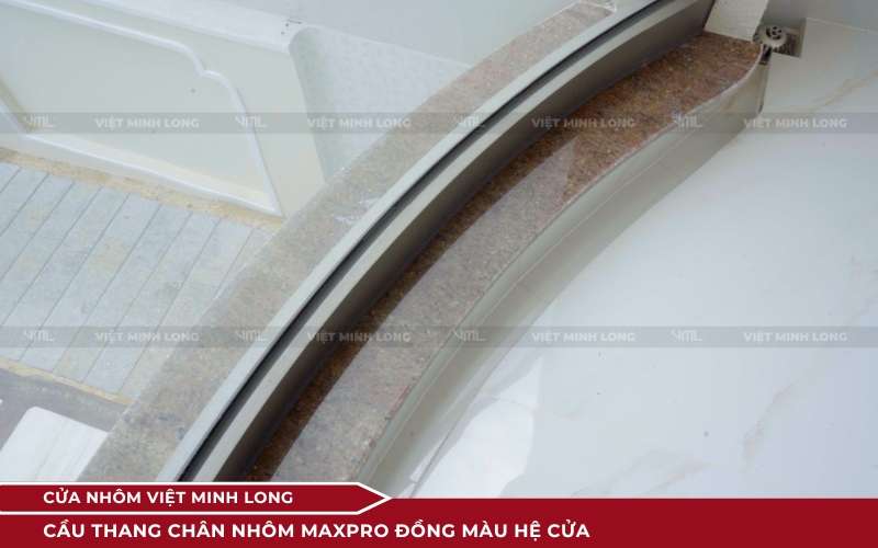 cửa biệt thự hiện đại