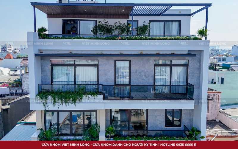 mẫu cửa nhôm cho nhà phố hiện đại 5 tầng